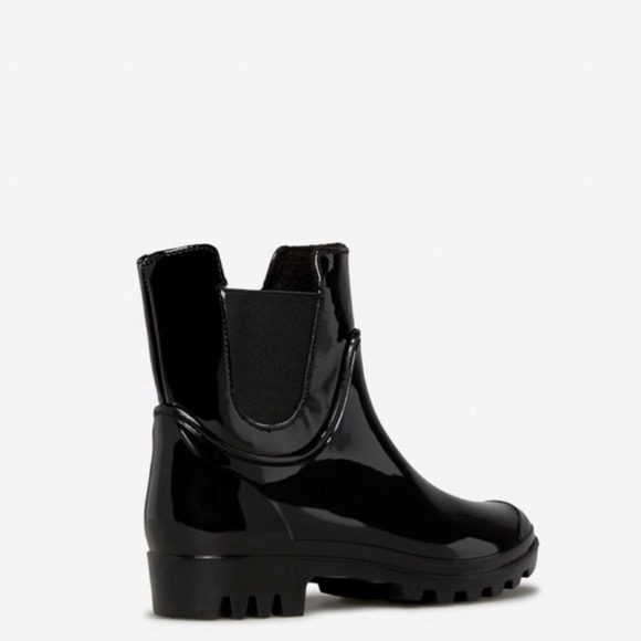 Black Chelsea Boot For That Wet Weather - Picture 3 of 4